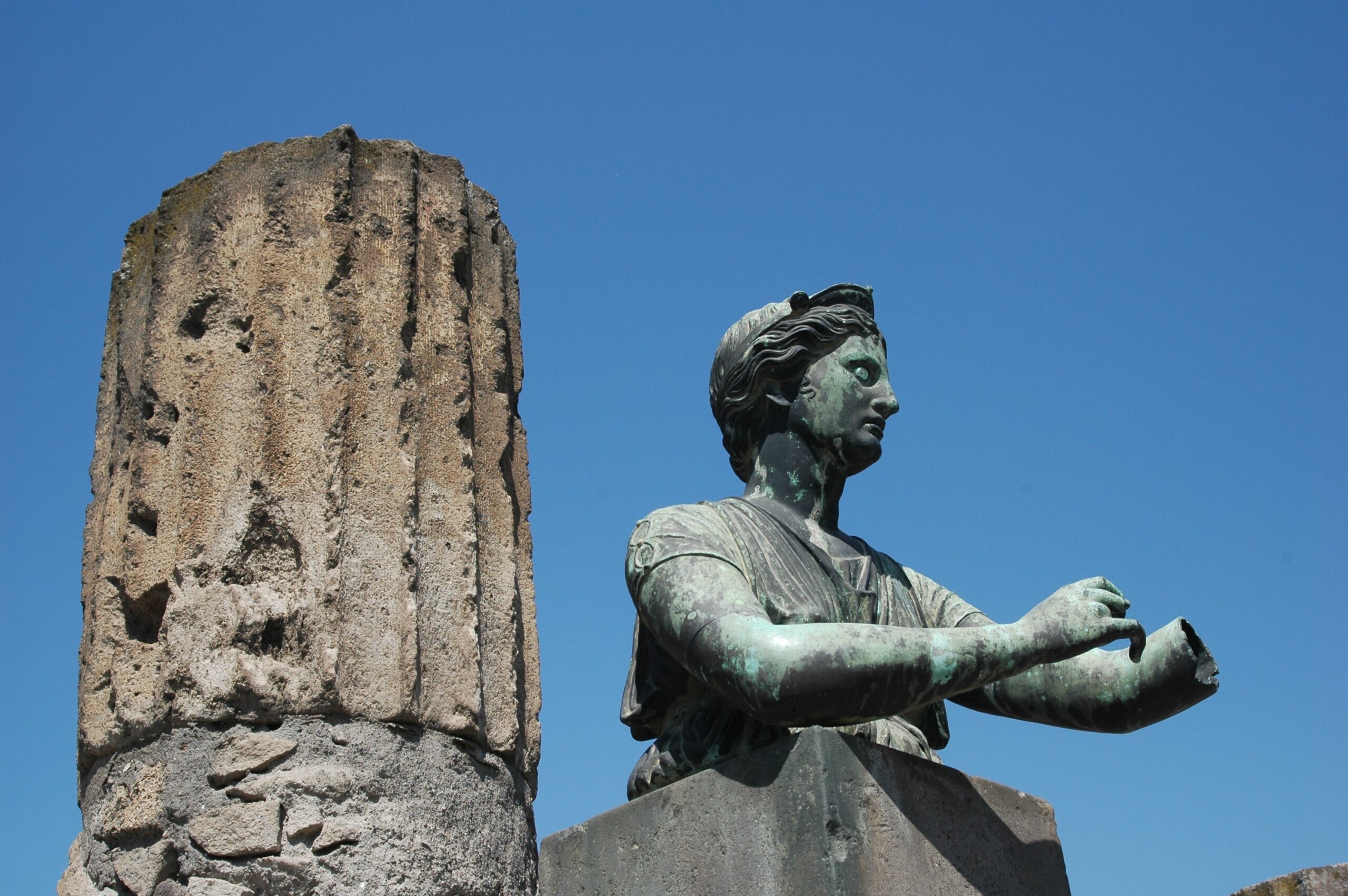 Pompeii ruins Statue